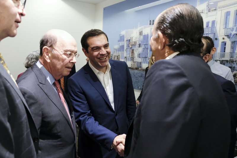 Νέα εμφάνιση της Περιστέρας Μπαζιάνα στη Νέα Υόρκη -Με λευκό κοστούμι [εικόνες] | iefimerida.gr 9