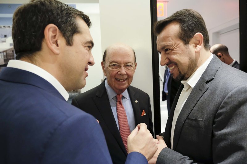 Νέα εμφάνιση της Περιστέρας Μπαζιάνα στη Νέα Υόρκη -Με λευκό κοστούμι [εικόνες] | iefimerida.gr 7