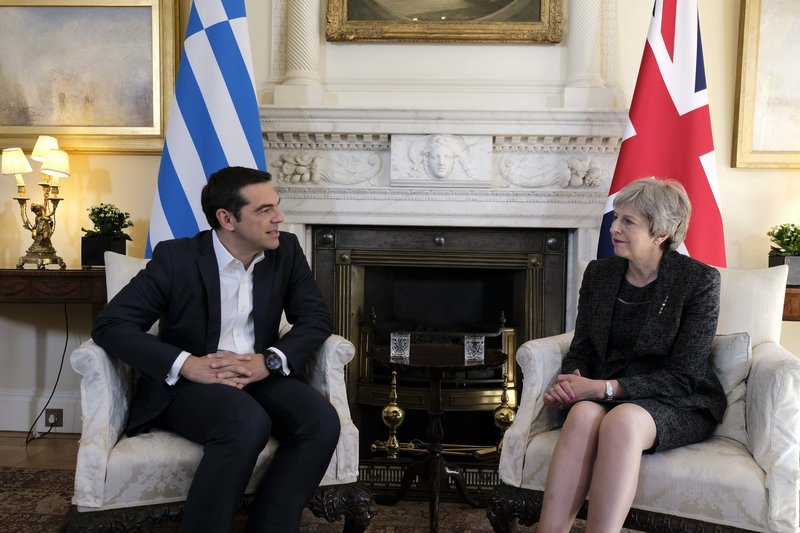 Ο Τσίπρας στην Ντάουνινγκ Στριτ -Τα κόκκινα γοβάκια της Τερέζα Μέι, ο σφιγμένος πρωθυπουργός [εικόνες] | iefimerida.gr 7