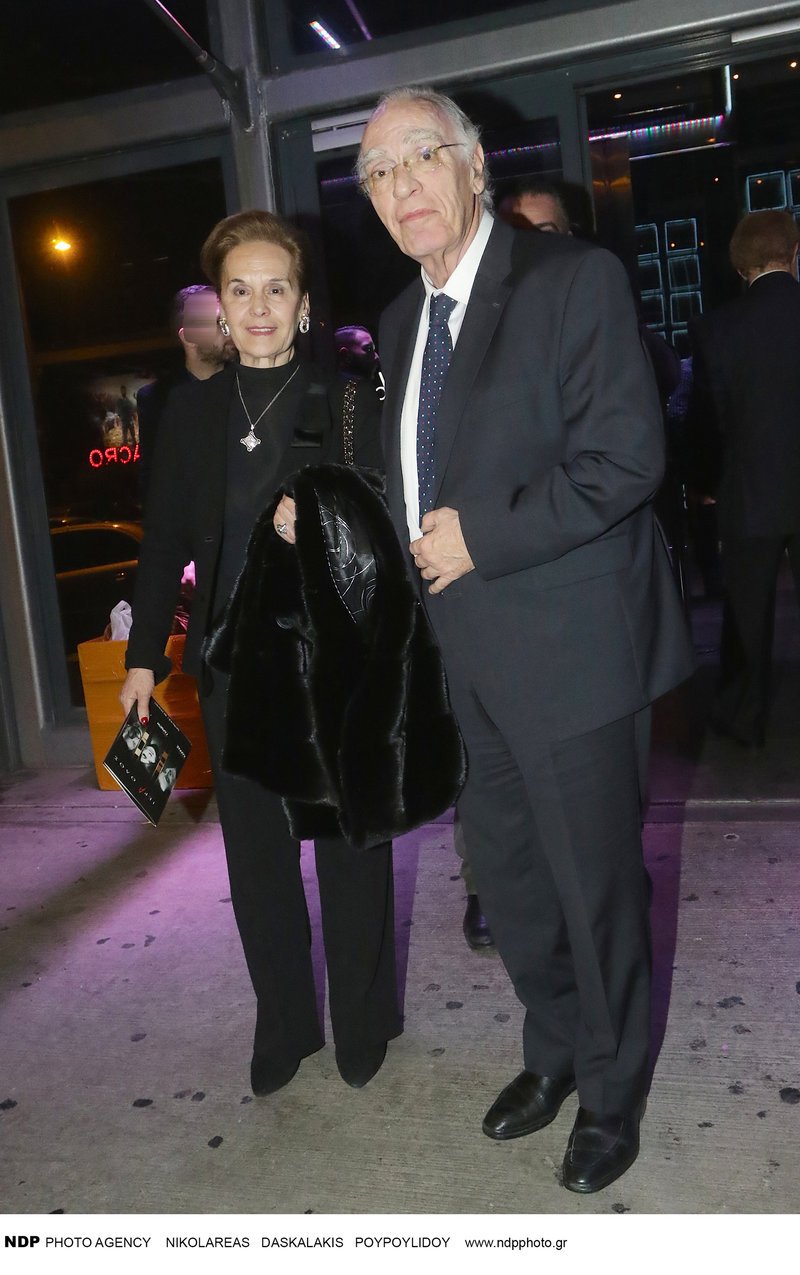 Στα μπουζούκια ο Βασίλης Λεβέντης με τη σύζυγό του [εικόνες] | iefimerida.gr 0