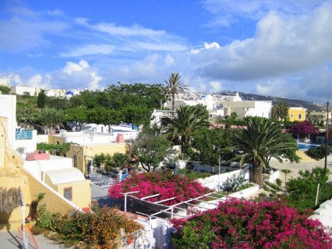 Το hostel στη Σαντορίνη που μάγεψε την Repubblica: Θα μείνετε σε παλιά κελάρια, θα κάνετε γιόγκα με θέα το Αιγαίο [εικόνες] | iefimerida.gr 4