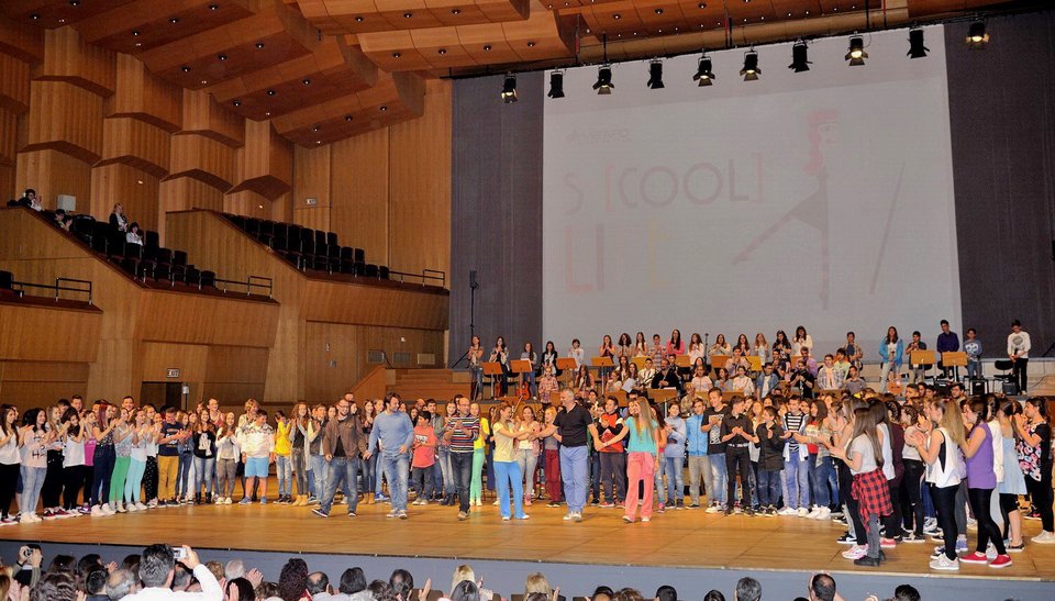 Ο Oμιλος ΕΛΛΗΝΙΚΑ ΠΕΤΡΕΛΑΙΑ, χορηγός του εκπαιδευτικού προγράμματος «S-[cool]-life» | iefimerida.gr 1