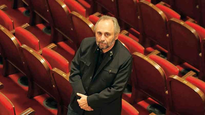O διευθυντής του Εθνικού Θεάτρου ζητά 300.000 ευρώ από νέο σημαντικό σκηνοθέτη για ένα σχόλιο στο Facebook | iefimerida.gr 0