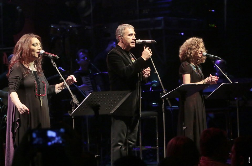 Γιώργος Νταλάρας, Ελένη Βιτάλη, Γλυκερία: Τρεις μεγάλοι ερμηνευτές μαζί  | iefimerida.gr 0