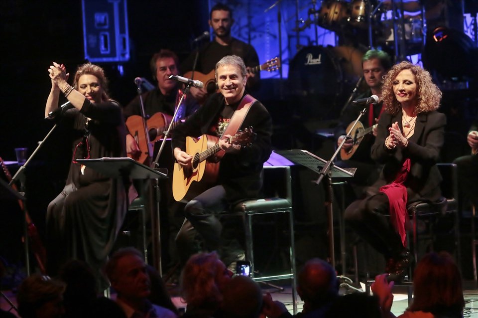 Γιώργος Νταλάρας, Ελένη Βιτάλη, Γλυκερία: Τρεις μεγάλοι ερμηνευτές μαζί  | iefimerida.gr 4