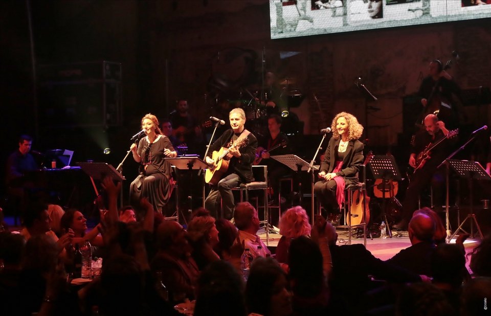 Γιώργος Νταλάρας, Ελένη Βιτάλη, Γλυκερία: Τρεις μεγάλοι ερμηνευτές μαζί  | iefimerida.gr 1