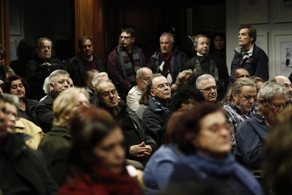 Μηνύματα από τους «53» -Λάμπρου: Παραμένουμε ιδεολογικό ρεύμα στον ΣΥΡΙΖΑ, δεν θα επικρατήσει σιωπή νεκροταφείου [εικόνες] | iefimerida.gr 4