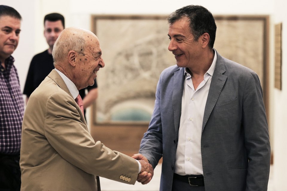 Τα χαμογελαστά ενσταντανέ Τσίπρα-Παπανδρέου στην έκθεση για τον Ανδρέα [εικόνες] | iefimerida.gr 3