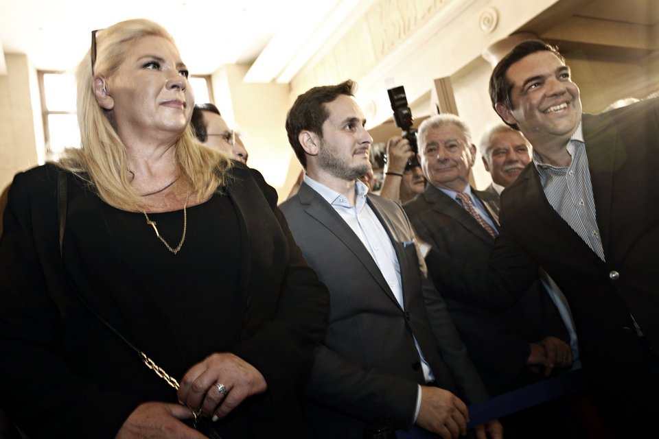 Τα χαμογελαστά ενσταντανέ Τσίπρα-Παπανδρέου στην έκθεση για τον Ανδρέα [εικόνες] | iefimerida.gr 4