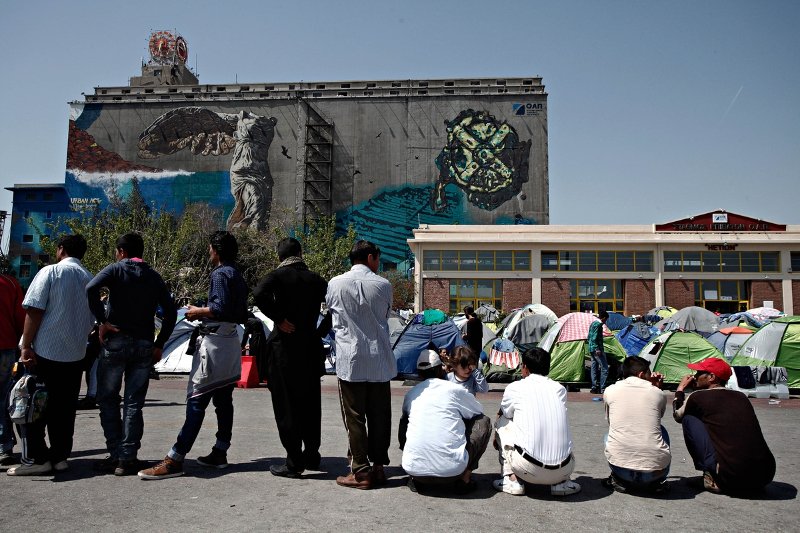 Πουλάνε πακέτα των 10.000 ευρώ σε πλούσιους πρόσφυγες -Τι αποκαλύπτει Ελληνας διακινητής στην Daily Mail [εικόνες] | iefimerida.gr 1