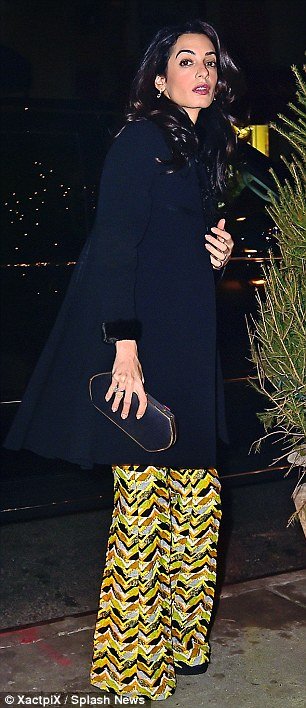 Ριζική αλλαγή στιλ για την Αμάλ Κλούνεϊ – Η εμφάνιση που συζητήθηκε [εικόνες] | iefimerida.gr 1