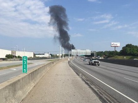 Τραγωδία με 4 νεκρούς στην Ατλάντα – Αεροπλάνο συνετρίβη σε κεντρική λεωφόρο της πόλης [εικόνες & βίντεο] | iefimerida.gr 3