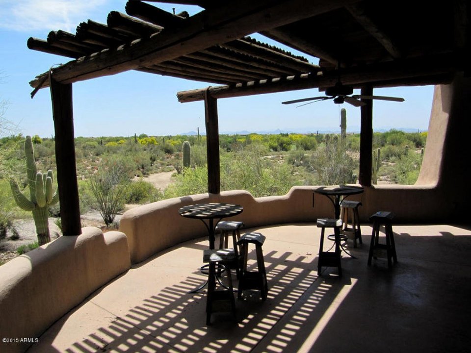 Το πιο πρωτότυπο σπίτι - Χαμένο ανάμεσα στα βράχια και την έρημο [εικόνες] | iefimerida.gr 14