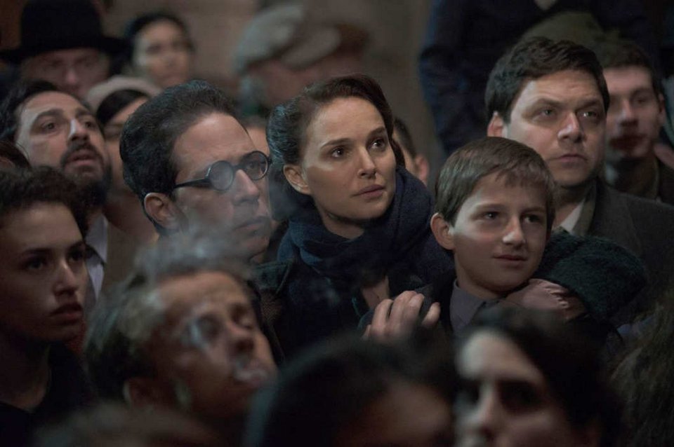 Υμνοι των Αμερικανών για τον Λάνθιμο: Η ταινία του μέσα στις 10 καλύτερες των Καννών [εικόνες] | iefimerida.gr 8