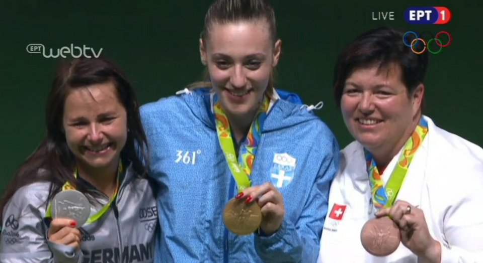 Τα δάκρυα χαράς της Αννας Κορακάκη στην απονομή του χρυσού μεταλλίου [εικόνες] | iefimerida.gr 4