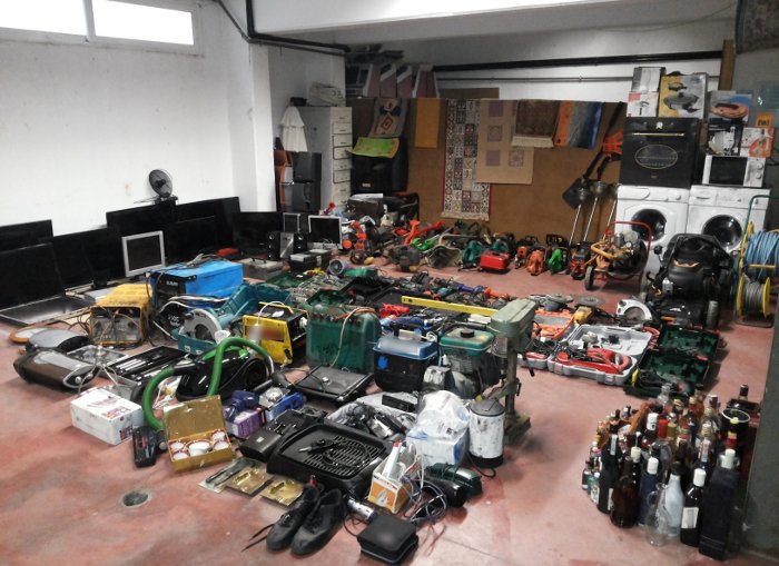 Διαρρήκτες ρήμαζαν σπίτια στην Μακεδονία- Εμπλέκονται και σε ένοπλη ληστεία[εικόνα] | iefimerida.gr 0