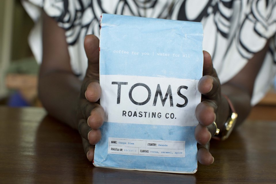 Η TOMS παρέχει καθαρό νερό σε ανθρώπους που το έχουν ανάγκη -Μάθε πώς  μπορείς να βοηθήσεις [εικόνες] | iefimerida.gr 0