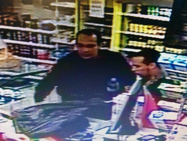 Ντοκουμέντο: Οι μακελάρηδες του Charlie Hebdo με τον εκτοξευτή ρουκετών στην πλάτη ληστεύουν βενζινάδικο [εικόνες] | iefimerida.gr 1