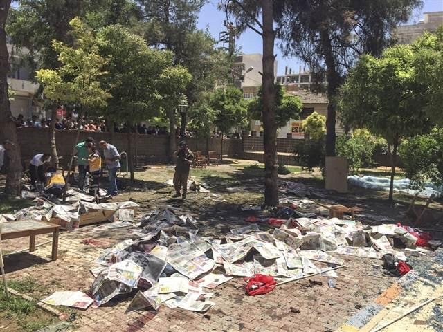 Τουρκία: Λουτρό αίματος με 27 νεκρούς σε πολιτιστικό κέντρο από επίθεση αυτοκτονίας [εικόνες] | iefimerida.gr 9