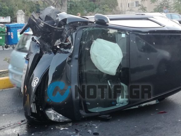 Τούμπαρε όχημα στην Ηλιούπολη – Σε κατάσταση σοκ η οδηγός [εικόνες & βίντεο] | iefimerida.gr 2