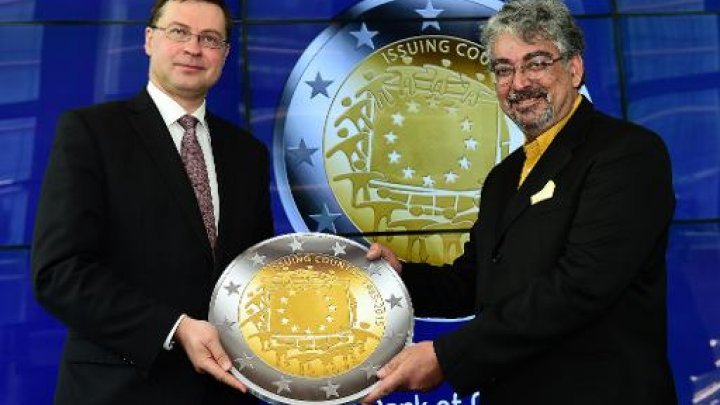 Οι πολίτες της Ευρωζώνης ψήφισαν ελληνικό σχέδιο για να κοσμεί το αναμνηστικό κέρμα του ευρώ [εικόνες] | iefimerida.gr 3