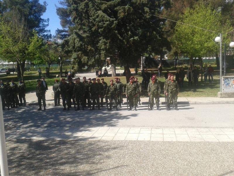 Θρήνος στην κηδεία του χειριστή του μοιραίου στρατιωτικού ελικοπτέρου [εικόνες] | iefimerida.gr 11