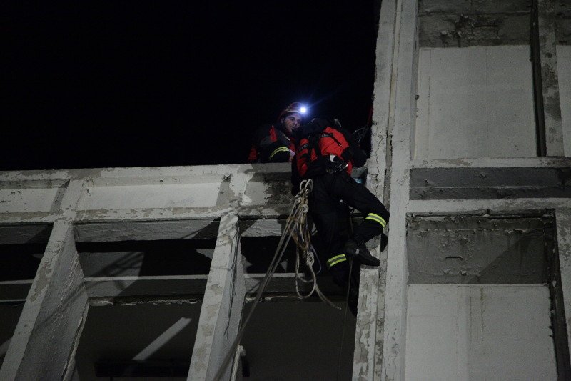 Ασκηση της Πυροσβεστικής στην Πάρνηθα για σεισμό: 5,9 Ρίχτερ, φωτιά, καταρρεύσεις κτιρίων και απεγκλωβισμός ατόμων [εικόνες&βίντεο] | iefimerida.gr 5