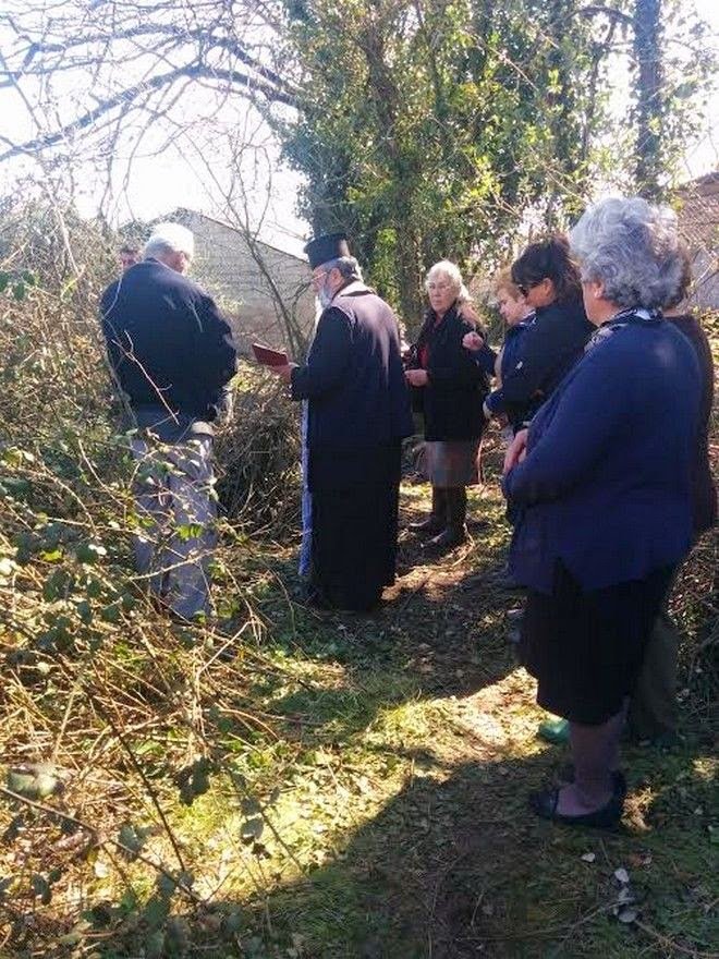 Εδώ βρέθηκε ο Βαγγέλης Γιακουμάκης νεκρός – Εκανε τρισάγιο παπάς, κάτοικοι αφήνουν λουλούδια [εικόνα] | iefimerida.gr 1