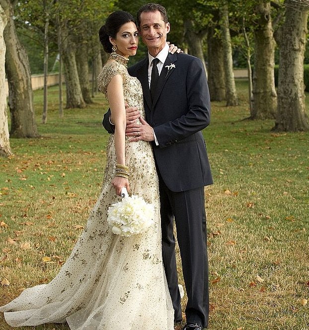 Χώρισε το «δεξί χέρι» της Κλίντον -Ο σύζυγός της έκανε sexting με τον 4χρονο γιο τους δίπλα [εικόνες] | iefimerida.gr 7