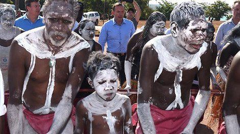 Τόνι Αμποτ: Ο πρωθυπουργός που θα κυβερνήσει για μία εβδομάδα κάτω από μια τέντα μένοντας με τους Αβορίγινες [εικόνες&βίντεο] | iefimerida.gr 3