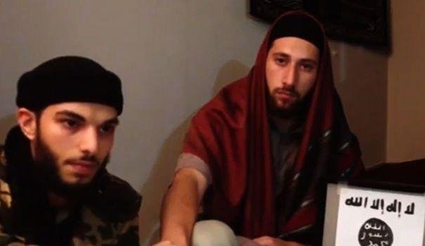 Μητέρα του δεύτερου τρομοκράτη που έσφαξε τον ιερέα: «Το παιδί μου είναι καλό, δεν μπορεί να γέννησα ένα διάβολο!» | iefimerida.gr 3