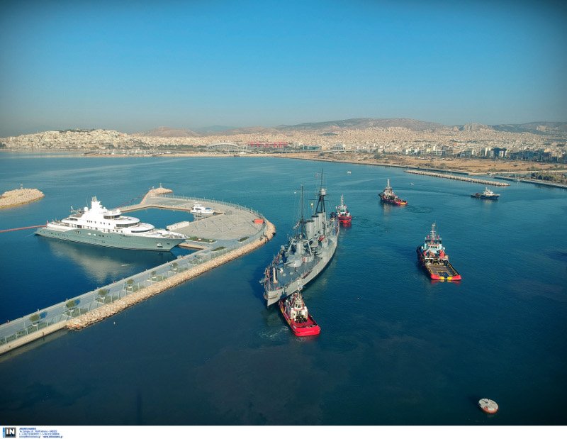 Εφυγε το «Αβέρωφ» από το Παλαιό Φάληρο -Σάλπαρε για Θεσσαλονίκη [εικόνες & βίντεο] | iefimerida.gr 1