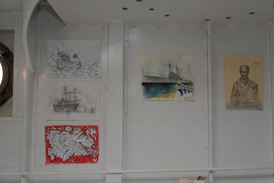 Φοιτητές της Καλών Τεχνών του ΑΠΘ εκθέτουν μέσα στο θρυλικό θωρηκτό Αβέρωφ [εικόνες]  | iefimerida.gr 2