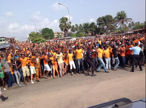 Απίστευτη υποδοχή στην Ακτή Ελεφαντοστού: 1 εκατομμύριο κόσμος στους δρόμους για την κούπα στο Κόπα Αφρικα [εικόνες&βίντεο] | iefimerida.gr 0