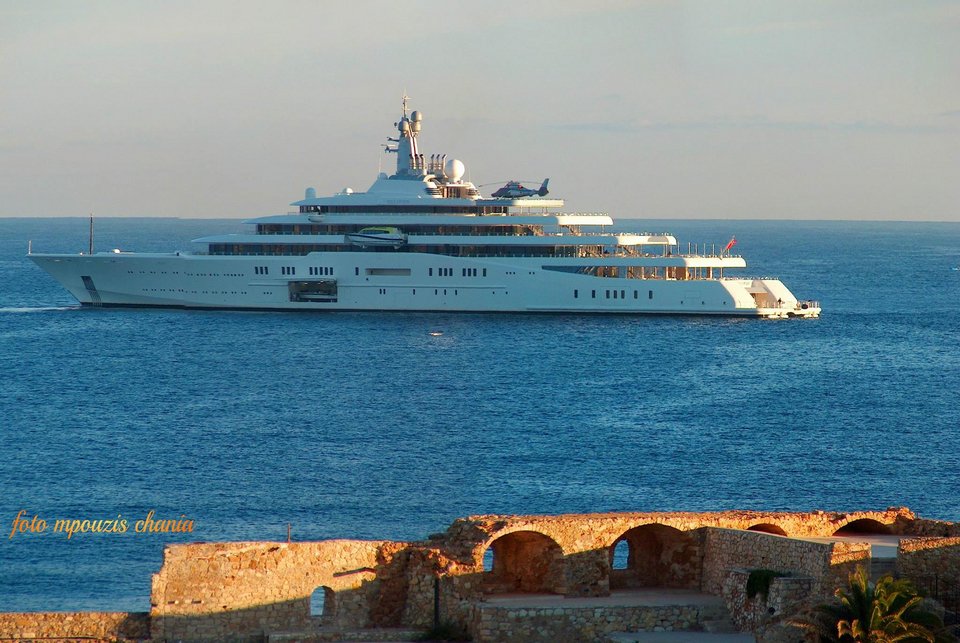 Στα Χανιά «έδεσε» η θαλαμηγός του Αμπράμοβιτς-Ο Ρώσος μεγιστάνας απολαμβάνει την κρητική φιλοξενία [εικόνες] | iefimerida.gr 4