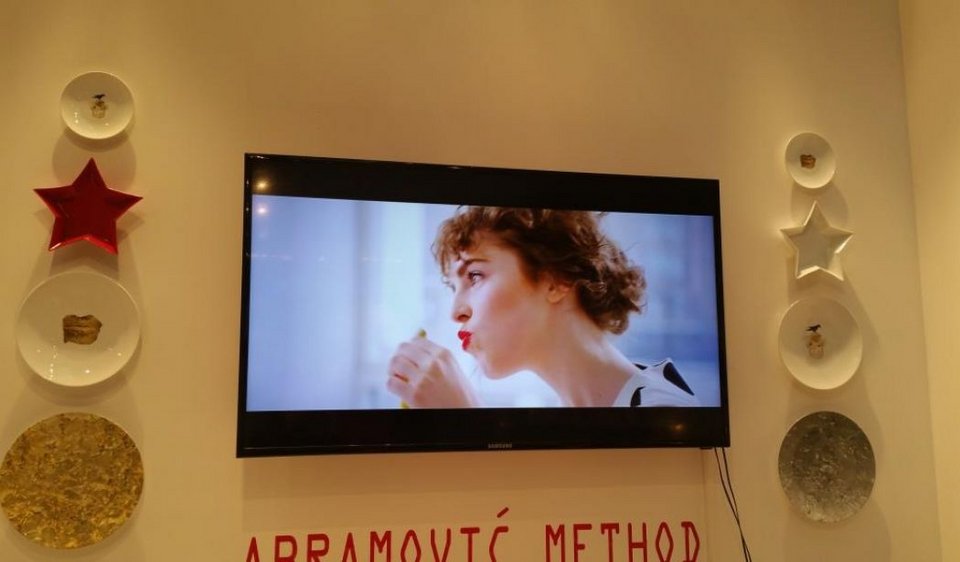 Η Μαρίνα Αμπράμοβιτς φτιάχνει τώρα και πιάτα [εικόνες] | iefimerida.gr 0