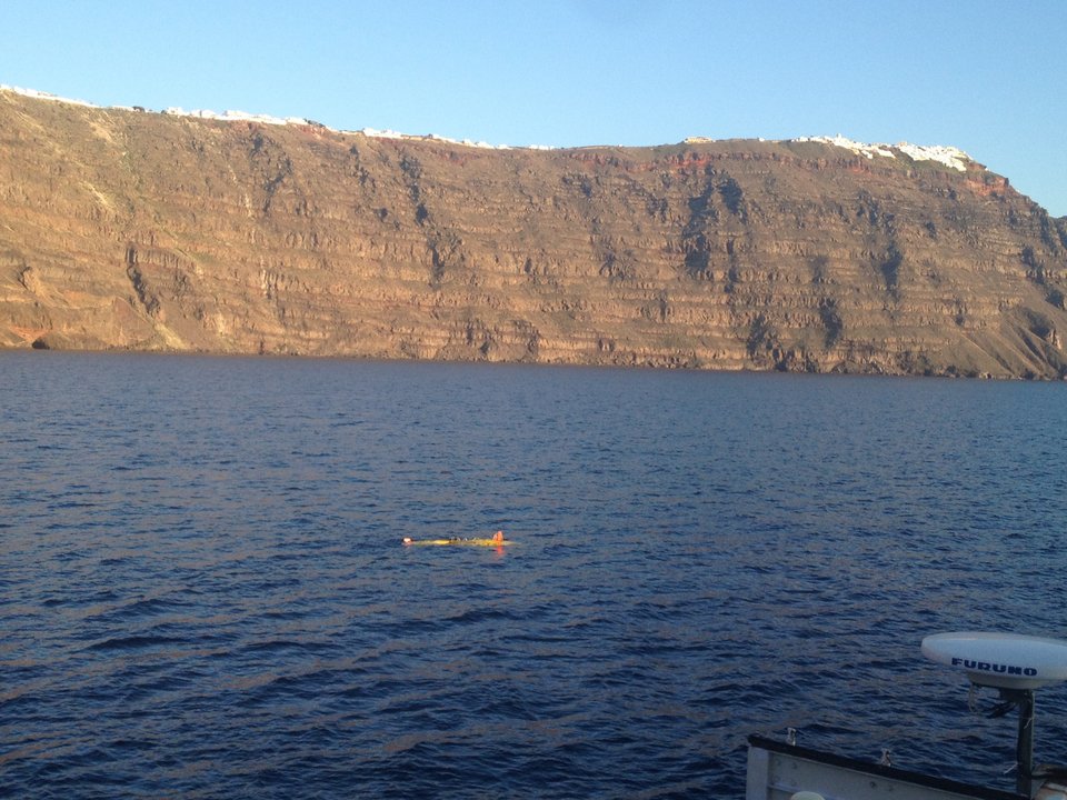 Γερμανικό Ωκεανογραφικό ψάχνει πόσο επικίνδυνα είναι τα ηφαίστεια στις Κυκλάδες [εικόνες] | iefimerida.gr 0