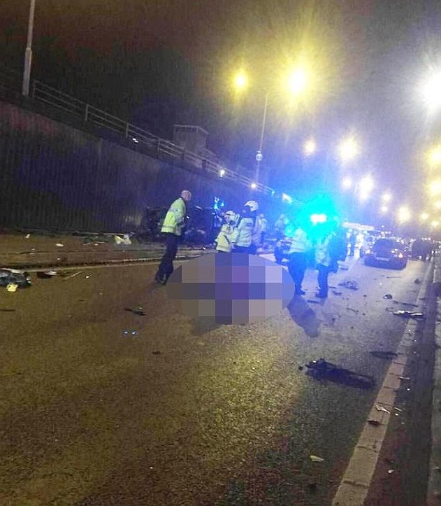  Τρομακτική καραμπόλα στη Βρετανία: Eξι νεκροί κι ένας σοβαρά τραυματίας στο Μπέρμιγχαμ [εικόνες]   | iefimerida.gr 0