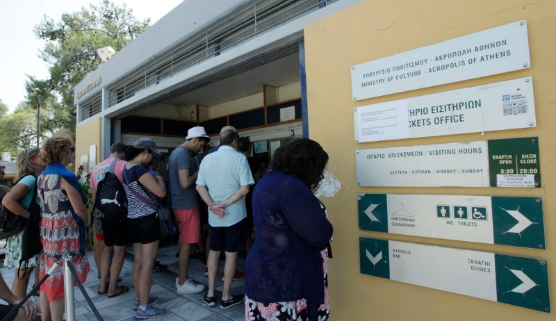 Χαμός στη Διονυσίου Αρεοπαγίτου -Κοσμοσυρροή τουριστών για να ανέβουν στην Ακρόπολη [εικόνες] | iefimerida.gr 3