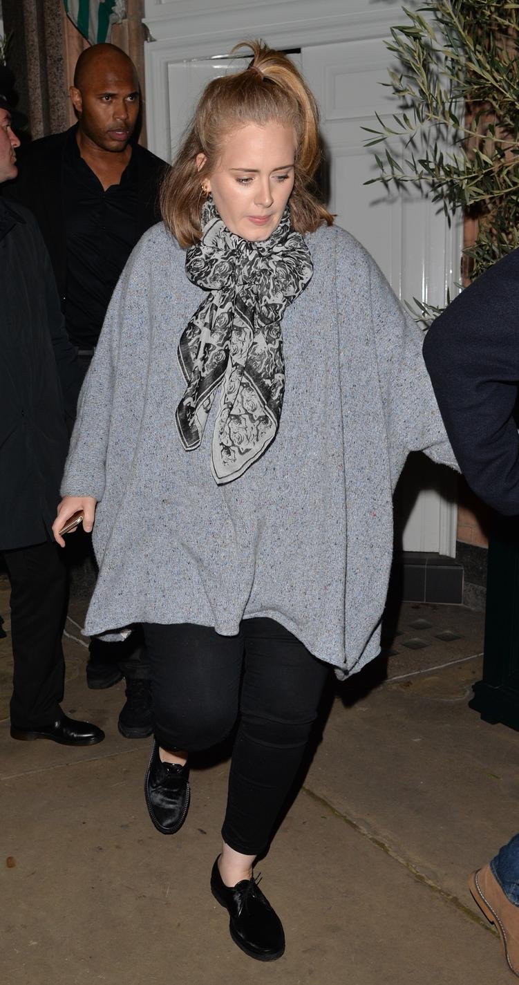 Adele: Πώς κατάφερε με τα χρόνια να κρύβει τα κιλά της [εικόνες] | iefimerida.gr 7