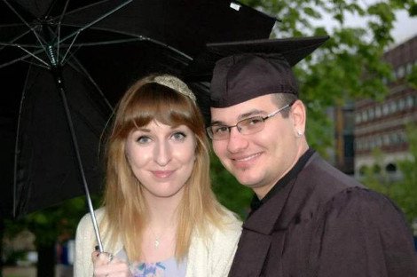 Νεαρός αμερικανός σκαρφίστηκε το πιο απίθανο ψέμα για να μην παντρευτεί: Προσποιήθηκε τον νεκρό [εικόνες] | iefimerida.gr 1