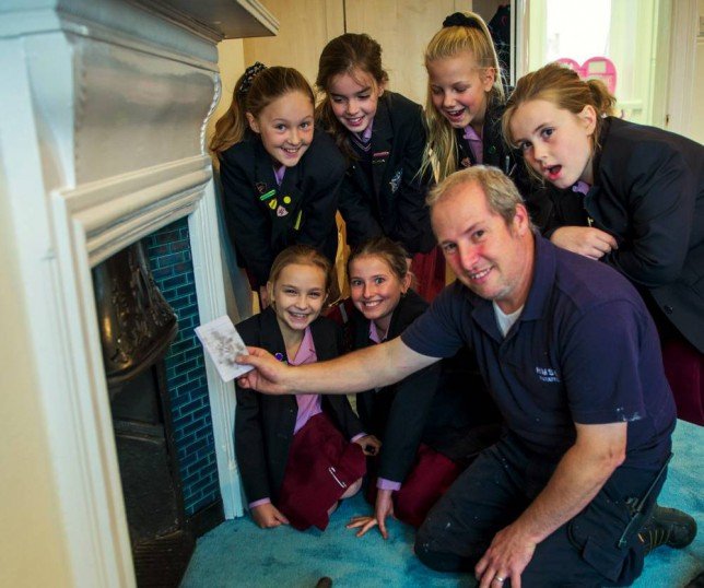 Γράμμα στον Αγιο Βασίλη μετά από έναν αιώνα -Βρέθηκε κρυμμένο σε καμινάδα [εικόνες] | iefimerida.gr 1