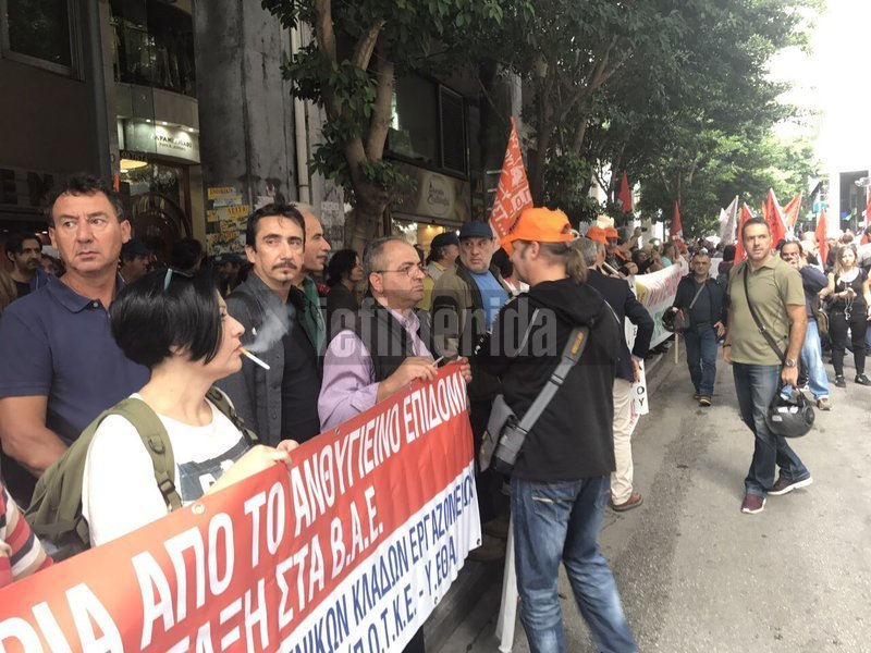 Ντου της ΑΔΕΔΥ στο ΥΠΟΙΚ -Σήκωσαν τα ρολά ζητούσαν συνάντηση με υπουργό [εικόνες & βίντεο] | iefimerida.gr 12