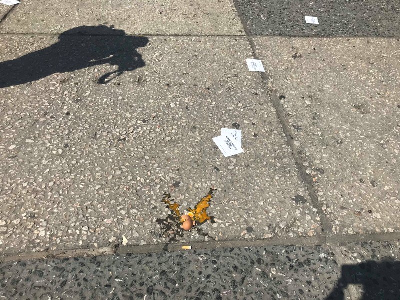 Επίθεση κρανοφόρων στη συγκέντρωση της ΑΔΕΔΥ -Πέταξαν αυγά στους διαδηλωτές [εικόνες] | iefimerida.gr 8