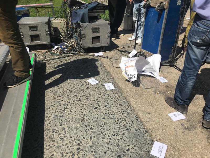 Επίθεση κρανοφόρων στη συγκέντρωση της ΑΔΕΔΥ -Πέταξαν αυγά στους διαδηλωτές [εικόνες] | iefimerida.gr 9