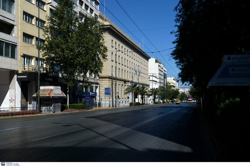 Η άλλη όψη της Αθήνα: Οταν η πόλη αδειάζει για τον Δεκαπενταύγουστο [εικόνες]  | iefimerida.gr 0