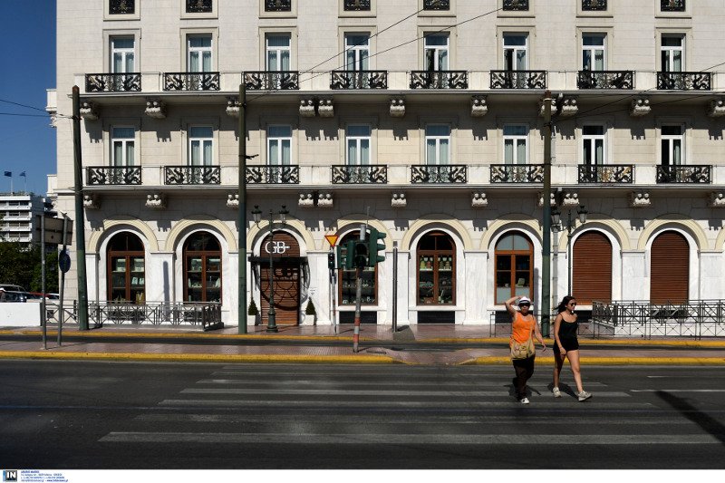 Η άλλη όψη της Αθήνα: Οταν η πόλη αδειάζει για τον Δεκαπενταύγουστο [εικόνες]  | iefimerida.gr 1