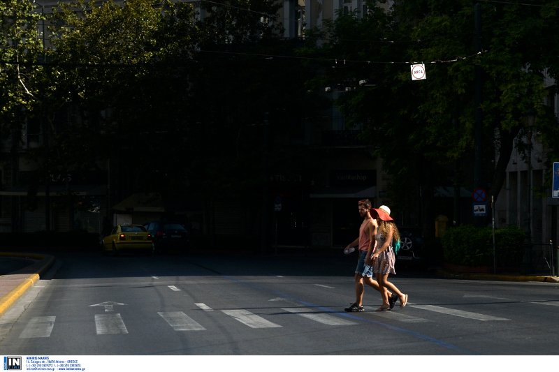 Η άλλη όψη της Αθήνα: Οταν η πόλη αδειάζει για τον Δεκαπενταύγουστο [εικόνες]  | iefimerida.gr 2