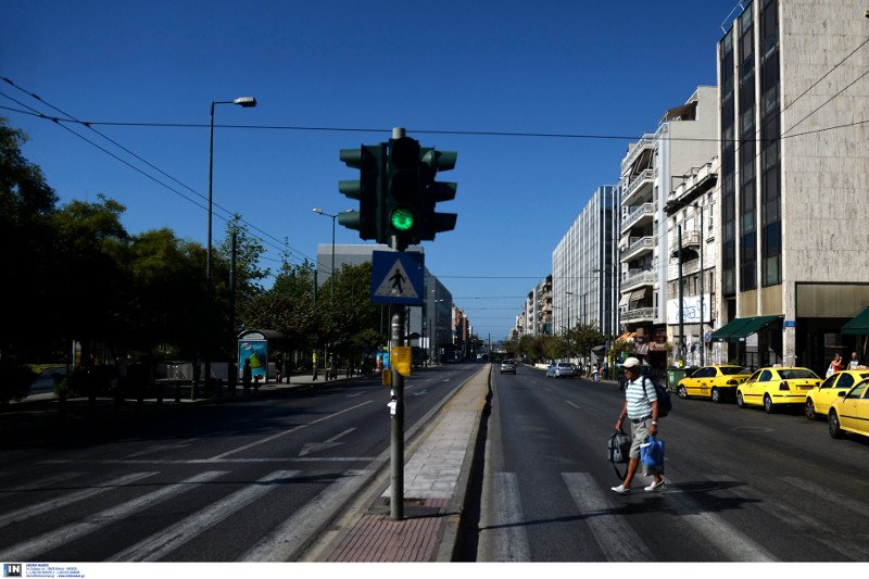 Η άλλη όψη της Αθήνα: Οταν η πόλη αδειάζει για τον Δεκαπενταύγουστο [εικόνες]  | iefimerida.gr 3