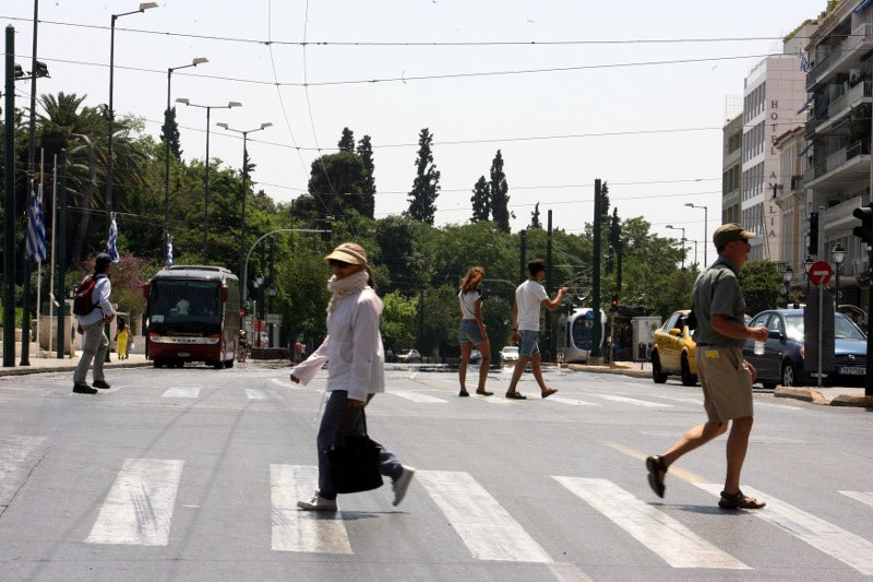 Η Αθήνα όπως θα την ξαναδείτε τον... Δεκαπενταύγουστο: Μια άδεια πόλη [εικόνες] | iefimerida.gr 4